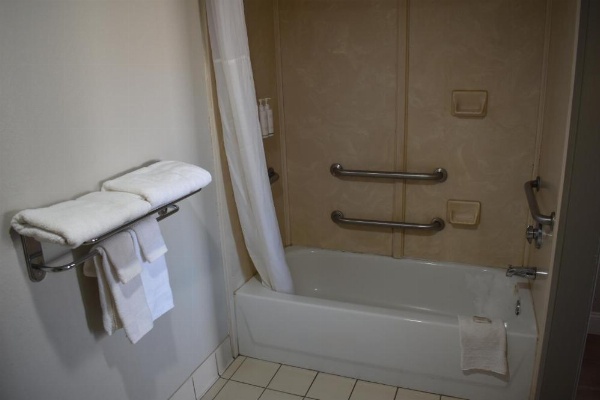 Days Inn by Wyndham Nacogdoches/SFA University/Downtown image 20