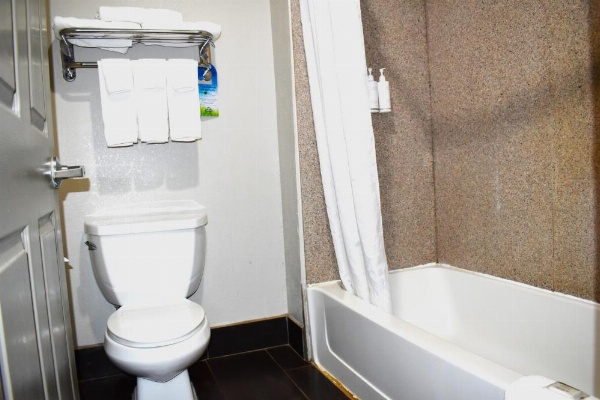 Days Inn by Wyndham Nacogdoches/SFA University/Downtown image 22